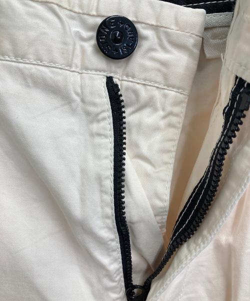 STONE ISLAND（ストーンアイランド）STONE ISLAND (ストーンアイランド) パンツ ホワイト サイズ:W30の古着・服飾アイテム