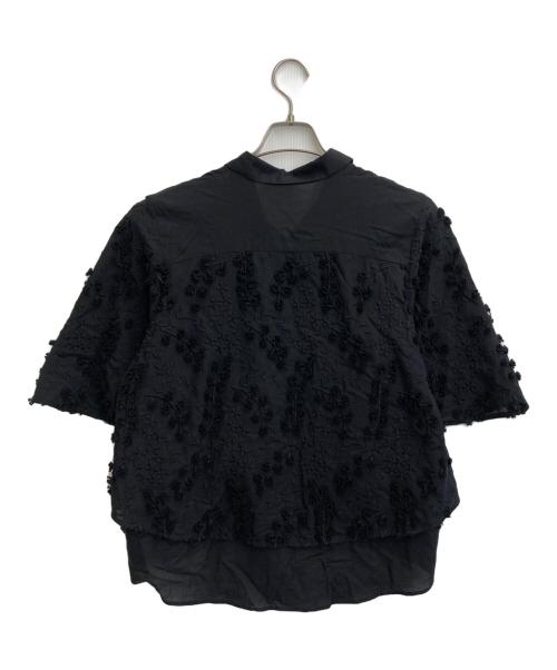 GRACE CLASS（グレースクラス）GRACE CLASS (グレースクラス) フラワーembケープブラウス ブラック サイズ:SIZE M (38)の古着・服飾アイテム