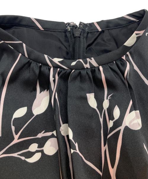 ANAYI（アナイ）ANAYI (アナイ) ラインフラワーPTロールネックワンピース ブラック サイズ:SIZE M (38)の古着・服飾アイテム