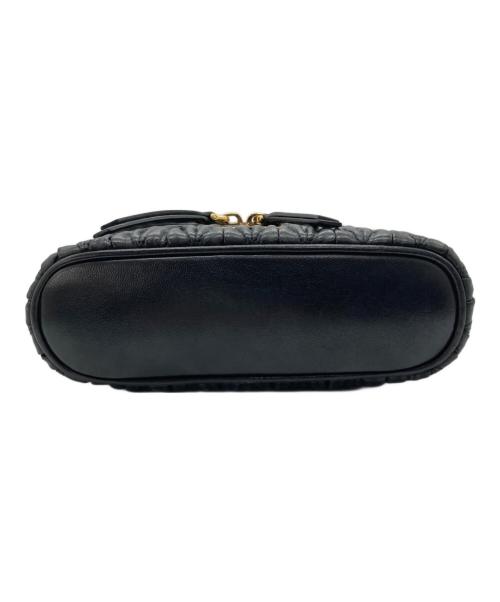 MIU MIU（ミュウミュウ）MIU MIU (ミュウミュウ) マテラッセショルダーバッグ ブラックの古着・服飾アイテム