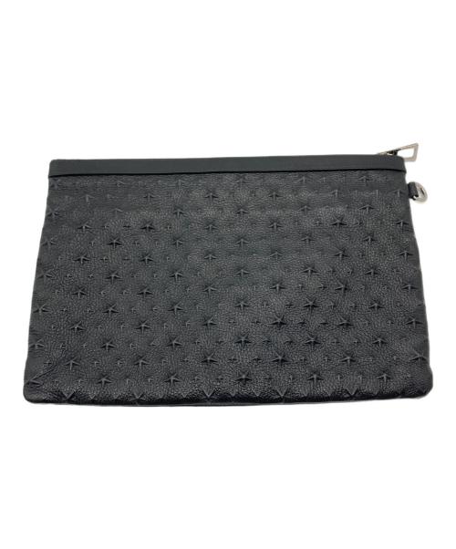 JIMMY CHOO（ジミーチュウ）JIMMY CHOO (ジミーチュウ) エンボスレザークラッチバッグ ブラックの古着・服飾アイテム