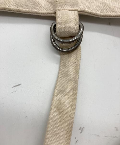 T.T（タイガ タカハシ）T.T (タイガ タカハシ) NEWSBOY BAG アイボリーの古着・服飾アイテム