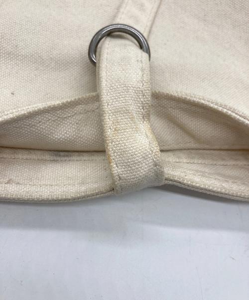 T.T（タイガ タカハシ）T.T (タイガ タカハシ) NEWSBOY BAG アイボリーの古着・服飾アイテム