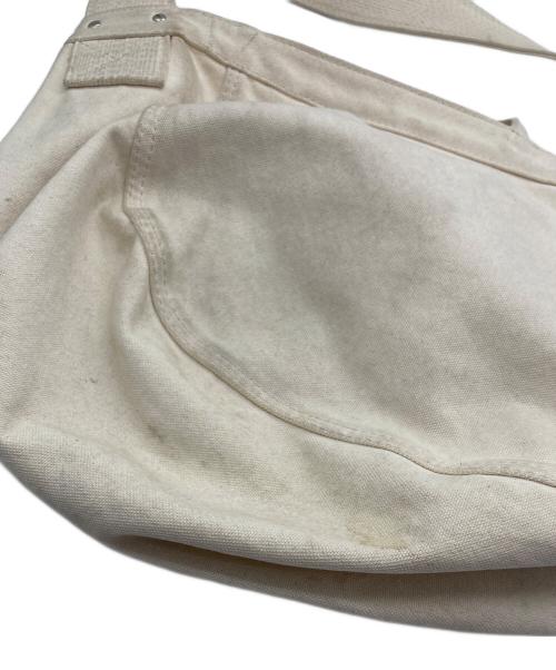 T.T（タイガ タカハシ）T.T (タイガ タカハシ) NEWSBOY BAG アイボリーの古着・服飾アイテム