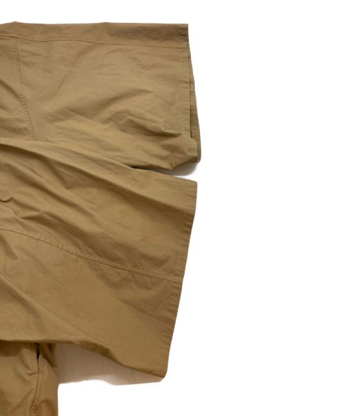 Graphpaper（グラフペーパー）Graphpaper (グラフペーパー) Stretch Typewriter Stand Collar Short Yoke Sleeve Shirt ベージュ サイズ:SIZE Freeの古着・服飾アイテム
