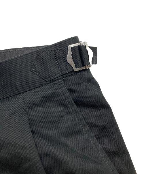 MARKA（マーカ）MARKA (マーカ) TWO TUCK CROPPED TROUSERS ブラック サイズ:SIZE 2の古着・服飾アイテム
