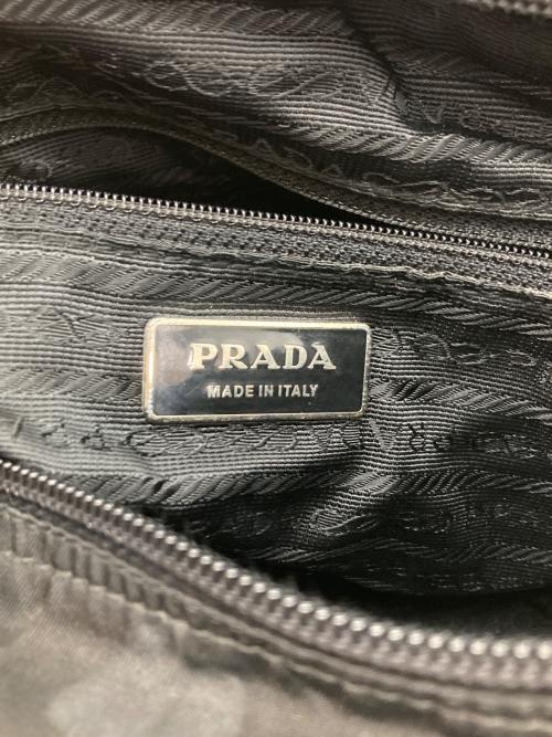 PRADA（プラダ）PRADA (プラダ) ナイロンメッセンジャーバッグ ブラックの古着・服飾アイテム