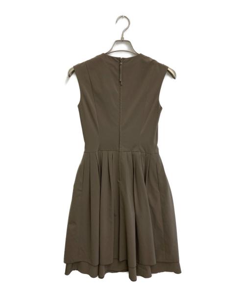 FOXEY NEWYORK（フォクシーニューヨーク）FOXEY NEWYORK (フォクシーニューヨーク) タックノースリーブワンピース ブラウン サイズ:SIZE M (38)の古着・服飾アイテム