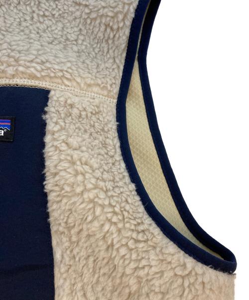 Patagonia（パタゴニア）Patagonia (パタゴニア) Classic Retro-X Vest アイボリー×ネイビー サイズ:SIZE Lの古着・服飾アイテム