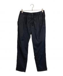HERNO（ヘルノ）の古着「RESORTリゾート ストレッチナイロン1プリーツシャーリングパンツ」｜ネイビー