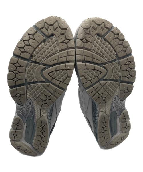 NEW BALANCE（ニューバランス）NEW BALANCE (ニューバランス) 2002 ローカットスニーカー グレー サイズ:US9.5の古着・服飾アイテム