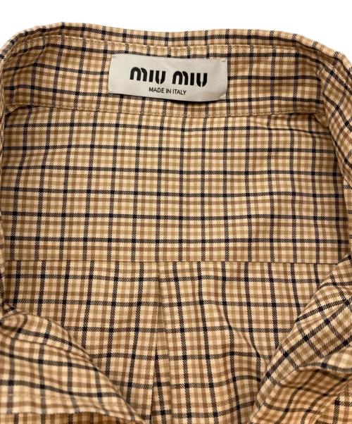 MIU MIU（ミュウミュウ）MIU MIU (ミュウミュウ) ロゴエンブロイダリーチェックロングスリーブシャツ ベージュ×ブラウン サイズ:SIZE 40の古着・服飾アイテム
