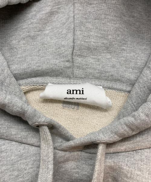AMI Alexandre Mattiussi（アミアレクサンドルマテュッシ）AMI Alexandre Mattiussi (アミアレクサンドルマテュッシ) AMI DE COEUR HOODIE グレー サイズ:SIZE Lの古着・服飾アイテム