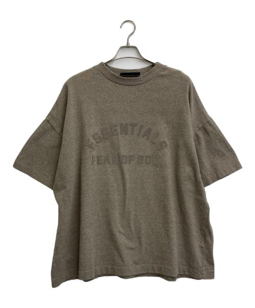 FOG ESSENTIALS（フィアオブゴッド エッセンシャル）FOG ESSENTIALS (フィアオブゴッド エッセンシャル) S/S Tee ベージュ サイズ:SIZE Mの古着・服飾アイテム