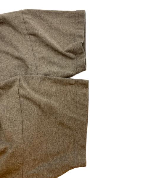 FOG ESSENTIALS（フィアオブゴッド エッセンシャル）FOG ESSENTIALS (フィアオブゴッド エッセンシャル) S/S Tee ベージュ サイズ:SIZE Mの古着・服飾アイテム