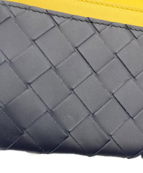BOTTEGA VENETA（ボッテガベネタ）BOTTEGA VENETA (ボッテガベネタ) マキシイントレチャート フラップロングウォレット ネイビー×イエローの古着・服飾アイテム