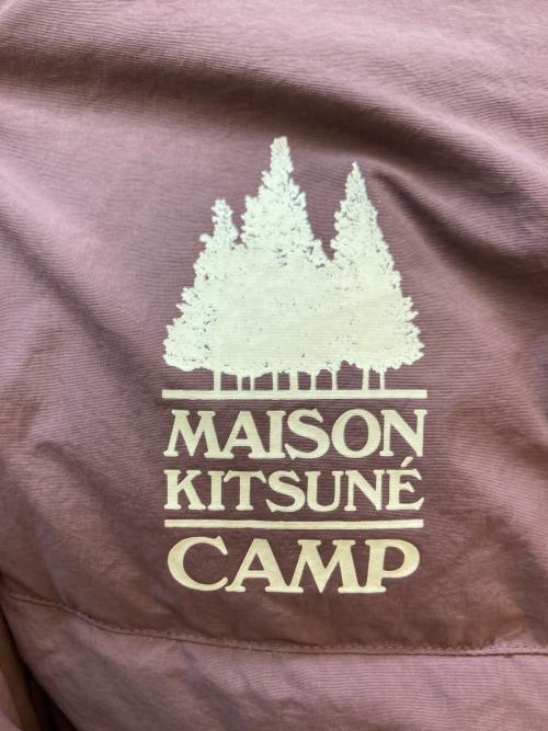 maison kitsune（メゾンキツネ）MAISON KITSUNE (メゾンキツネ) CAMP DOWN JACKET パープル サイズ:SIZE XLの古着・服飾アイテム