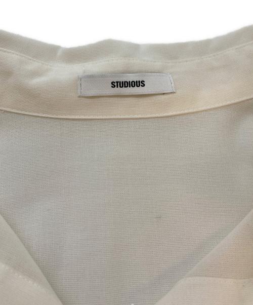 STUDIOUS（ステュディオス）STUDIOUS (ステュディオス) Matte Sheer Over Shirt ホワイト サイズ:SIZE Freeの古着・服飾アイテム