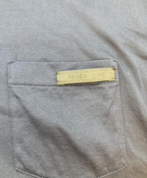 PRADA（プラダ）PRADA (プラダ) ロゴテープポケットTシャツ ネイビー サイズ:Lの古着・服飾アイテム