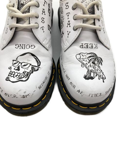 Dr.Martens（ドクターマーチン）Dr.Martens (ドクターマーチン) 1461 SCRIBBLE ホワイト サイズ:UK5　　の古着・服飾アイテム