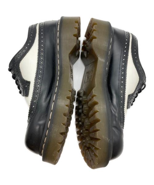 Dr.Martens（ドクターマーチン）Dr.Martens (ドクターマーチン) ウイングチップ5ホールシューズ ブラック×ホワイト サイズ:UK5の古着・服飾アイテム