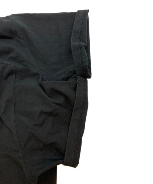 THE BLACK EYE PATCH（ブラックアイパッチ）THE BLACK EYE PATCH (ブラックアイパッチ) ホログラムロゴプリントTシャツ ブラック サイズ:SIZE Mの古着・服飾アイテム