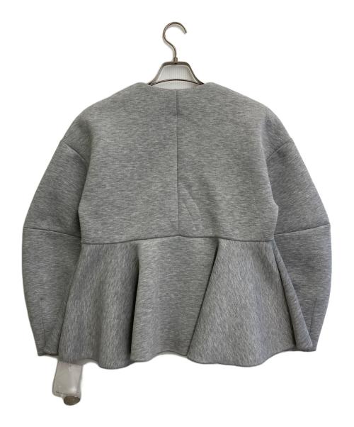 Adam et Rope（アダム エ ロペ）Adam et Rope (アダム エ ロペ) エッグブローチ付きペプラムカーディガン グレー サイズ:SIZE Free 未使用品の古着・服飾アイテム