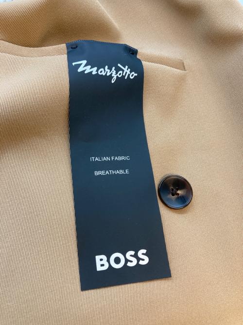 BOSS（ボス）BOSS (ボス) ピークドラペルダブルブレストジャケット ベージュ サイズ:SIZE XSの古着・服飾アイテム