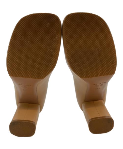 PELLICO（ペリーコ）PELLICO (ペリーコ) ミレナ スクエアトゥチャンキーヒールパンプス ベージュ サイズ:SIZE 22.5cmの古着・服飾アイテム