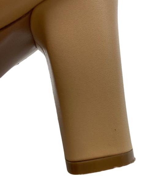 PELLICO（ペリーコ）PELLICO (ペリーコ) ミレナ スクエアトゥチャンキーヒールパンプス ベージュ サイズ:SIZE 22.5cmの古着・服飾アイテム