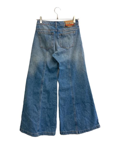DIESEL（ディーゼル）DIESEL (ディーゼル) D-AKII フレアデニムパンツ ブルー サイズ:SIZE 24の古着・服飾アイテム