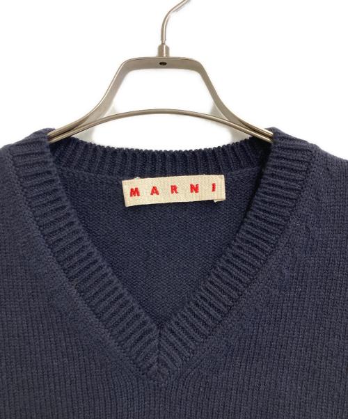 MARNI（マルニ）MARNI (マルニ) Logo Virgin Wool V Neck Sweater ネイビー サイズ:SIZE Sの古着・服飾アイテム