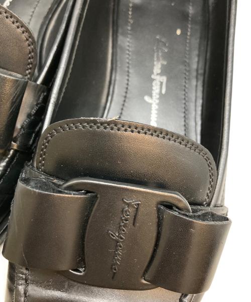 Salvatore Ferragamo（サルヴァトーレ フェラガモ）Salvatore Ferragamo (サルヴァトーレ フェラガモ) VIVALDOヴァラローファー ブラック サイズ:5の古着・服飾アイテム