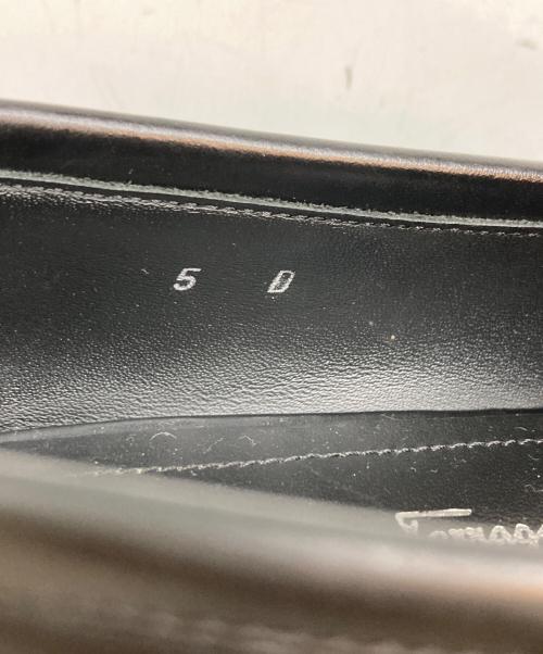 Salvatore Ferragamo（サルヴァトーレ フェラガモ）Salvatore Ferragamo (サルヴァトーレ フェラガモ) VIVALDOヴァラローファー ブラック サイズ:5の古着・服飾アイテム