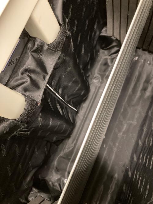 RIMOWA（リモワ）RIMOWA (リモワ) 廃盤 29L 2輪  トパーズ パイロット トロリー シルバーの古着・服飾アイテム