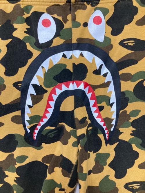 A BATHING APE（アベイシングエイプ）A BATHING APE (アベイシングエイプ) 1ST CAMO SHARK SWEAT SHORTS ブラウン×カーキ サイズ:2XLの古着・服飾アイテム