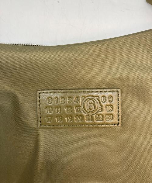 MM6 Maison Margiela（エムエムシックスメゾンマルジェラ）MM6 Maison Margiela (エムエムシックスメゾンマルジェラ) Numeric ニューメリック ナイロンショルダーバッグ グリーンの古着・服飾アイテム