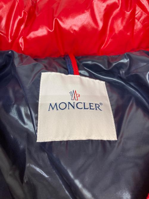 MONCLER（モンクレール）MONCLER (モンクレール) KONIC GIUBBOTTO ダウンジャケット レッド×ネイビー サイズ:SIZE 2の古着・服飾アイテム