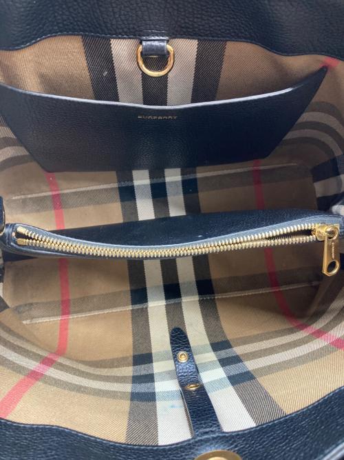 BURBERRY（バーバリー）BURBERRY (バーバリー) レザートートバッグ ブラックの古着・服飾アイテム