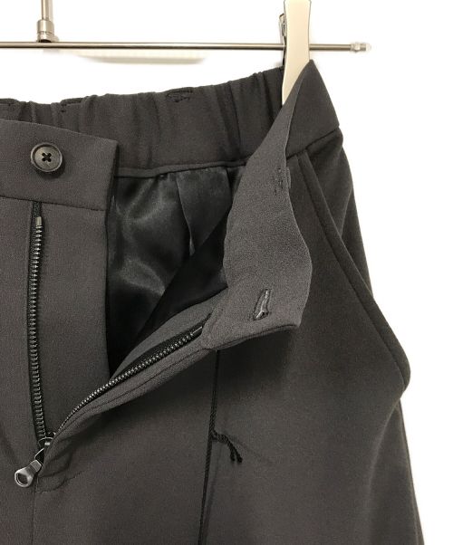 SHAREEF（シャリーフ）SHAREEF (シャリーフ) STUDIOUS (ステュディオス) <別注>STRAIGHT PANTS グレー サイズ:1 未使用品の古着・服飾アイテム