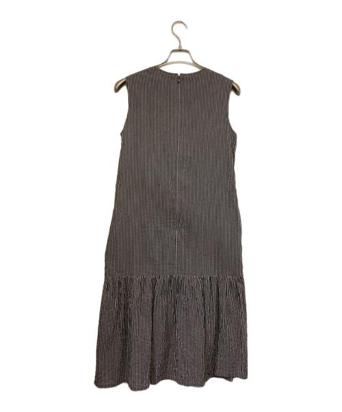 23区（ニジュウサンク）23区 (ニジュウサンク) シルク混シアサッカーロングワンピース ネイビー サイズ:38の古着・服飾アイテム