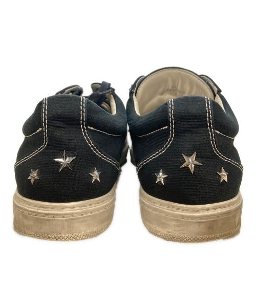 JIMMY CHOO（ジミーチュウ）JIMMY CHOO (ジミーチュウ) スタッズローカットスニーカー ブラック サイズ:43の古着・服飾アイテム