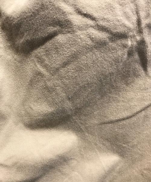 YAECA（ヤエカ）YAECA (ヤエカ) TUCK STRAIGHT CHINO PANTS ベージュ サイズ:30の古着・服飾アイテム