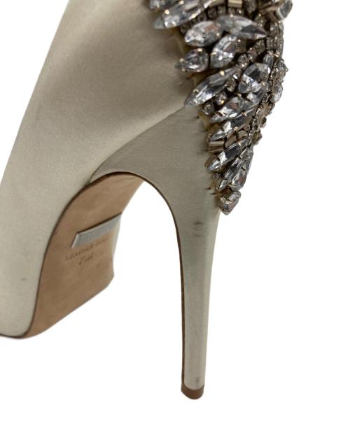 badgley mischka（バッジェリーミシュカ）badgley mischka (バッジェリーミシュカ) バックビジューハイヒールパンプス ベージュ サイズ:7Ｍの古着・服飾アイテム