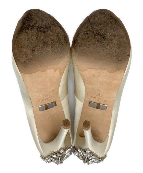 badgley mischka（バッジェリーミシュカ）badgley mischka (バッジェリーミシュカ) バックビジューハイヒールパンプス ベージュ サイズ:7Ｍの古着・服飾アイテム