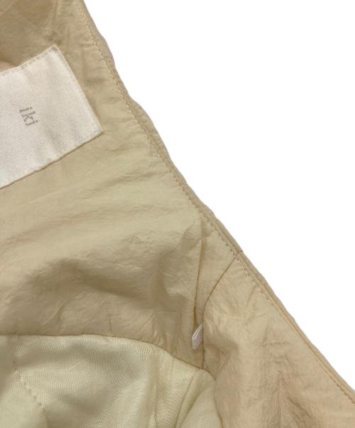 iki（イキ）iki (イキ) ノーカラー中綿ジャケット アイボリー サイズ:Fの古着・服飾アイテム