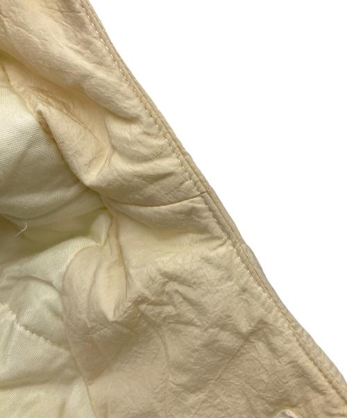 iki（イキ）iki (イキ) ノーカラー中綿ジャケット アイボリー サイズ:Fの古着・服飾アイテム