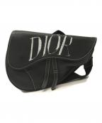 Dior×ALEX FOXTONディオール×アレックス・フォクストン）の古着「Grained Calfskin Logo Saddle Messenger Bag / サドルバッグ」｜ブラック