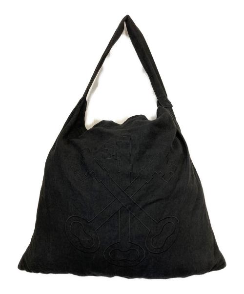 ARTS&SCIENCE（アーツアンドサイエンス）ARTS&SCIENCE (アーツアンドサイエンス) ロゴ刺繍ポーチ付リネンショルダーバッグ ブラックの古着・服飾アイテム