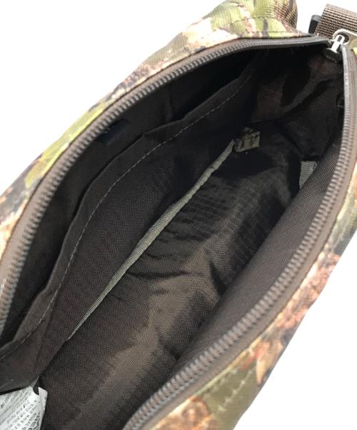 GREGORY（グレゴリー）GREGORY (グレゴリー) パデッドショルダーバッグ カーキの古着・服飾アイテム